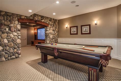 Traditional Game Room With Carpet High Ceiling Wall Sconce