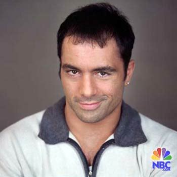 Stand up comic/mixed martial arts fanatic/psychedelic adventurer tour date info at: Joe Rogan, el comediante que fuma DMT