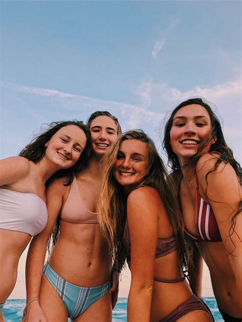 𝙋𝙄𝙉𝙏𝙀𝙍𝙀𝙎𝙏 𝙃𝙚𝙮𝙨𝙖𝙗𝙖𝙩𝙚 Summer friends Best friend photos Friend photos