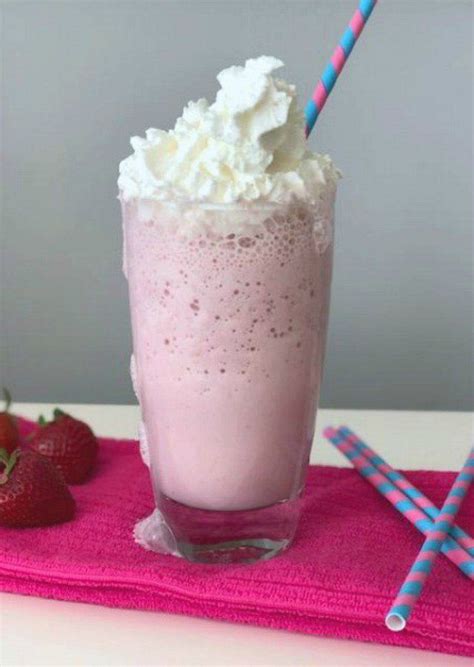 Warning This Copycat Starbucks Strawberries And Crème Frappe Is