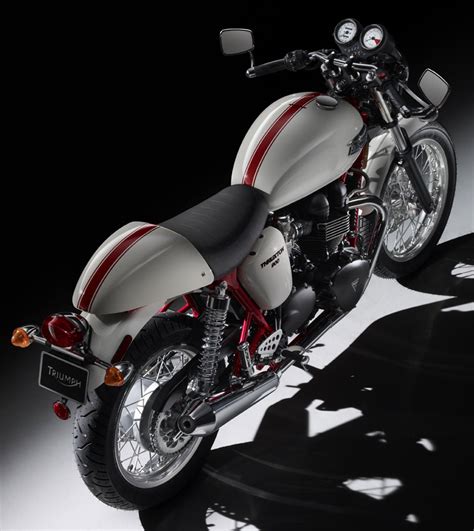 Already an attractive motorcycle reminiscent of the classic sportbike style, the. Triumph Thruxton Special Edition Photo 2 8996