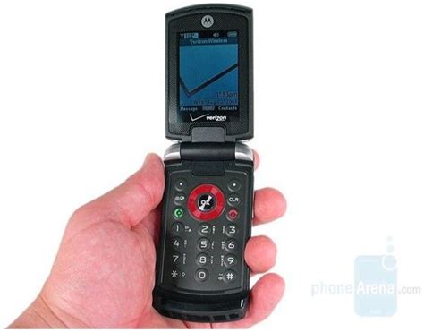 Motorola Adventure V750 Rugged Phone With Casual Design