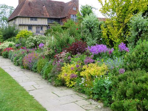 The Gardeners Eye The Best Of English Gardens 2015