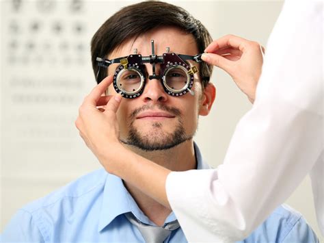 7 Common Signs That You May Need Glasses