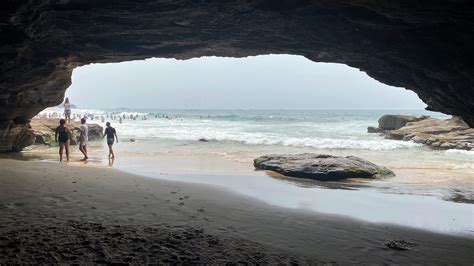 The Imposing And Stunning Caves Beach In Nsw A Travelling Jack