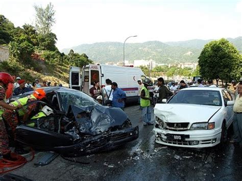 Civil defence/ law for a comprehensive list of pa insurance products available in malaysia, you may want to check our. Horrible Russian Drivers,Car Crash Compilation,Crazy Truck ...