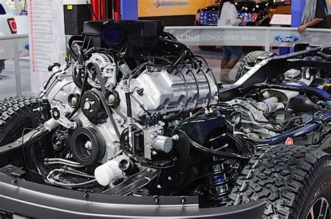 Ford Bringing Back 62l V8 To 2017 Raptor Ford
