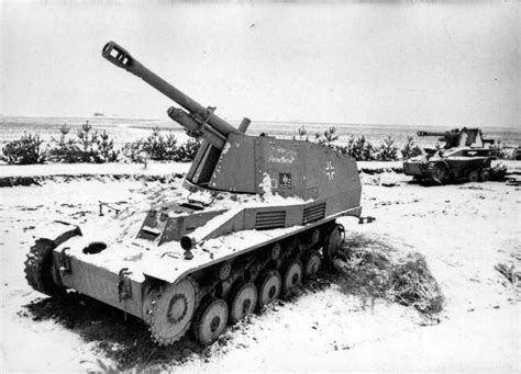 105 Cm Lefh 182 Sf Auf Fahrgestell Panzerkampfwagen Ii Wespe Sd