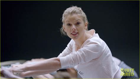 Taylor Swift Shake It Off Music Video Watch Now Photo 3178785