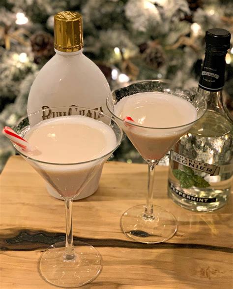 Looking for recipe inspiration for cocktails that use bourbon? White Christmas Cocktail | Recipe | Christmas cocktails ...