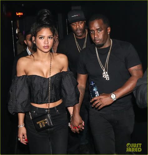 Sean Diddy Combs And Girlfriend Cassie Hold Hands At A Party In Miami Photo 4005859 Cassie