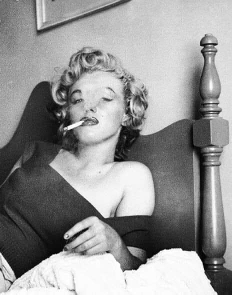 Marilyn Monroe Smoking Estilo Marilyn Monroe Marilyn Monroe Fotos