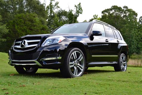 Need a compact luxury crossover for the commute or those trips to the mall? 2015 Mercedes-Benz GLK-Class Test Drive Review - CarGurus