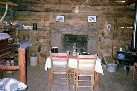 Pioneer One Room Inside A Log Cabin Pin By Jeannie Sigafoos On Small