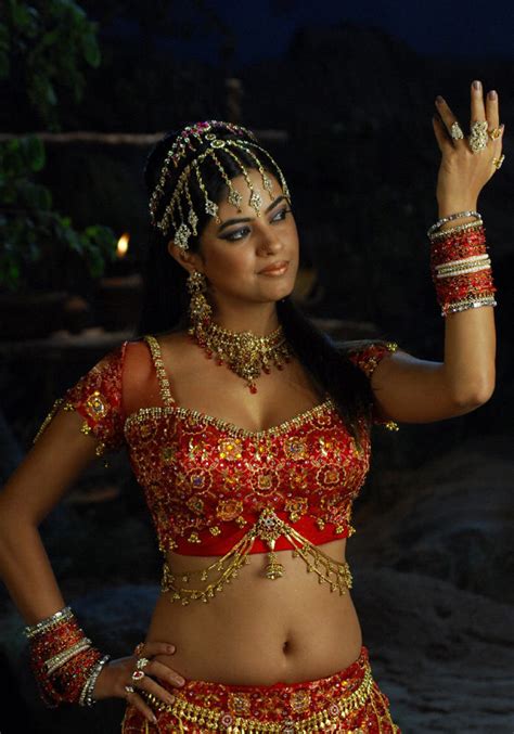 Vana Fame Meera Chopra Hot Navel Exposing ~ Actress Hot Navel Show