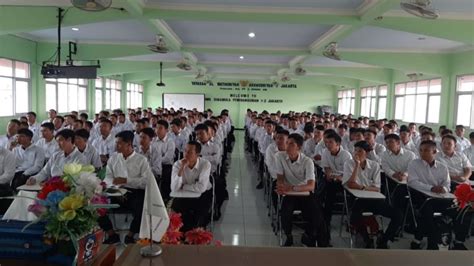 2217 pengguna aktif, 20 lowongan, dan 21 partner perusahaan. Lowongan Pekerjaan Pabrik Makanan dan Minuman - BKK SMK Dinamika Pembangunan 1-2 Jakarta