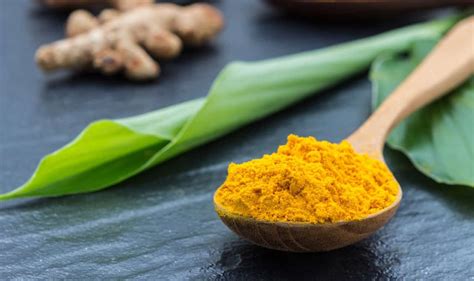 5 Super Easy Turmeric Body Scrub Recipes To Make