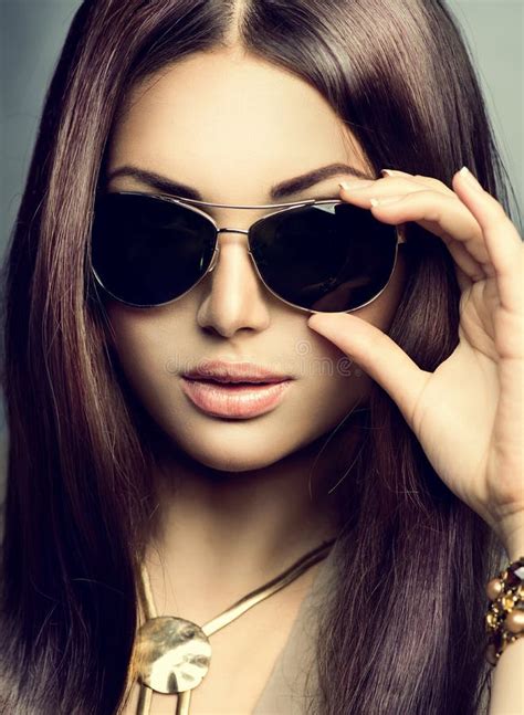 Beauty Model Girl Wearing Sunglasses Stock Image Image Of Accessories