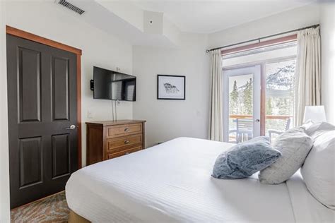 10 Best Pet Friendly Airbnbs In Canmore Canada Updated Trip101