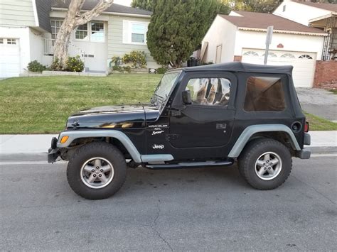 Looking For Pics Of 32s With No Lift And Metal Cloak Fenders Jeep