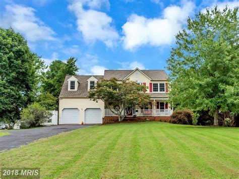 83 Autumn Dr Stafford Va 22556 5 Beds 3 5 Baths Mansions House Styles Long Driveways