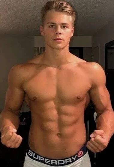 Shirtless Male Muscular Beefcake Blond Jock Hunk Gym Eye Candy Photo