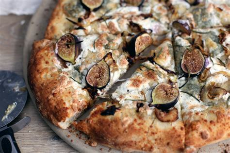 Fresh Fig Caramelized Onion And Goat Cheese Gourmet Pizza Recipe