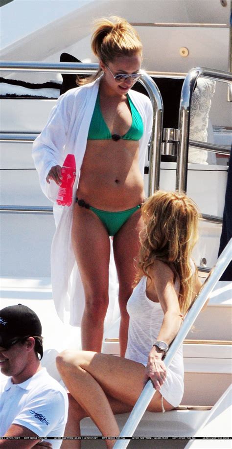Hayden Panettiere Sexy Green Bikini Candids Gallery