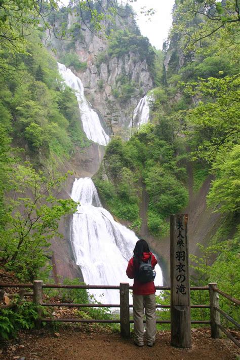 Топ 10 лучших водопадов Японии и способы их посещения