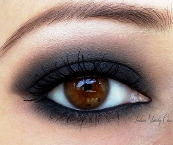 Here are top recommendations for best black eyeshadows (2021) by skin tone, undertone, price, skin type, and more by using refine results to narrow down top rated products to find your perfect match! How to do black matte eyeshadow | AmazingMakeups.com
