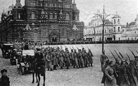 November 6 1917 The Bolsheviks Rebel Against The Provisional Russian