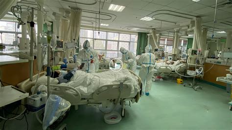 Coronavirus Overwhelms Hospitals In Wuhan Videos Show The New York Times