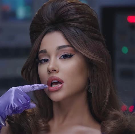 Ariana Grandes Face Is Pornographic Scrolller