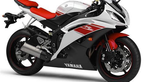 Yamaha bike price in india start at inr 48,221 for saluto rx & goes up to inr 18.16 lakhs for yzf r1 2018. sport bike: Yamaha R6 Price And Specs