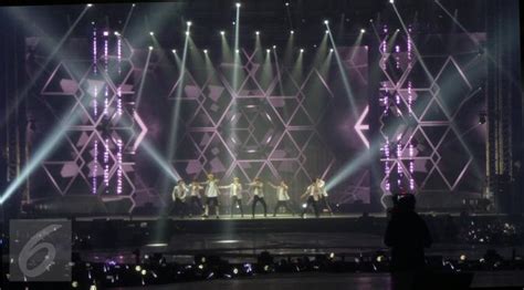 Exo Tunjukkan Cinta Pada Indonesia Dalam Konser Showbiz