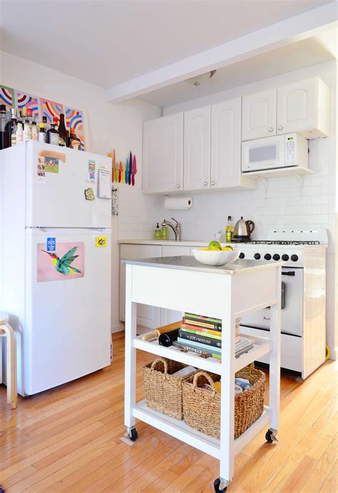 24 Inspirasi Terpopuler Small Apartment Kitchen Ideas