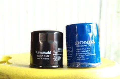 Untuk menjalankan aksi mengganti oli motor sendiri tanpa bantuan bengkel silakan siapkan beberapa item dibawah ini 5. Lebih Murah Meriah Filter Oli Mobil Digunakan Untuk Motor ...