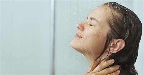 Cold Showers Vs Hot Showers The Health Benefits Of Both Popsugar