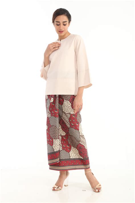 Baju Kurung Kedah Moden Batik Baju Kurung Kedah Batik Dobby Aimi