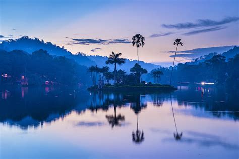 Kandy Lake Kandy Sri Lanka Attractions Lonely Planet
