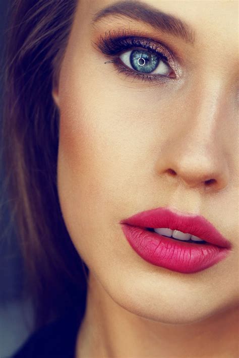 5 Clever Ways To Make Your Eyes Look Bigger With Makeup