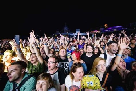 Místo metallica , five finger death punch , red fang a další, vystoupí na již třetím ročníku jednodenního festivalu prague rocks. Metronome Festival 2022 Tickets Lineup | 23 - 25 June ...
