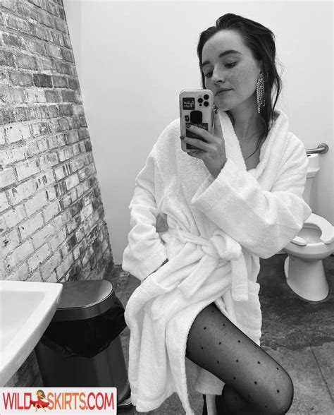 Kaitlyn Dever Kaitlyndever Nude Instagram Leaked Photo