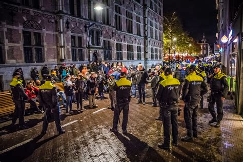 Politie Beëindigt Onaangekondigde Demonstratie In Den Haag Nieuws Op