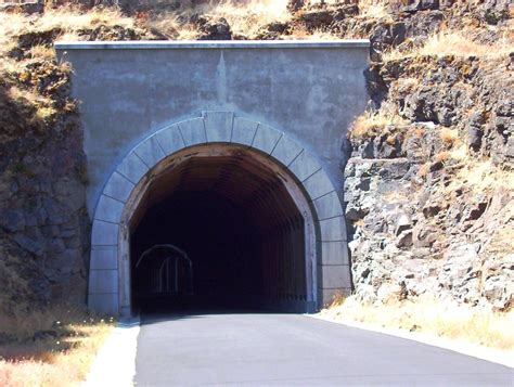 Bridgehunter.com | Mosier Twin Tunnels