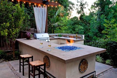 25 Smart Outdoor Bar Ideas To Steal For Your Own Backyard