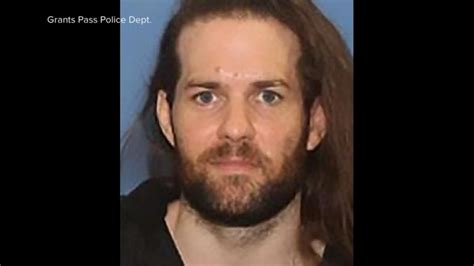 Manhunt continues for ‘extremely dangerous’ kidnapping suspect: Police