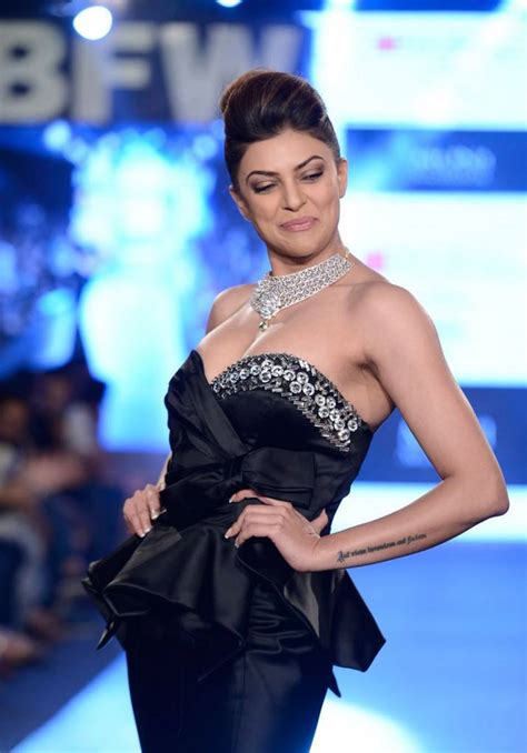 Sushmita Sen Latest Hot Cleveage Glamour Spicy Photoshoot Images At India Beach Fashion Week