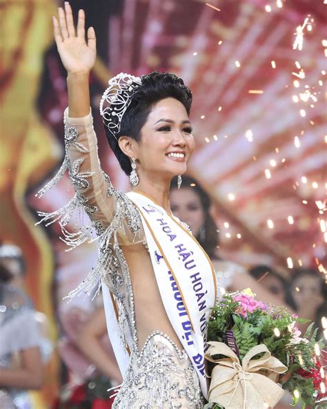 The Girl Who Inspires And Aspires Miss Universe Vietnam 2017 Hhen Niê Angelopedia Instagram