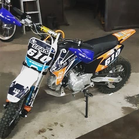 Assalamualaikum permisi admind numpang jualan stiker fariasi yamaha vega r new wa 085235563555 / 085704355528 lokasi di ngawi jawa timur bisa kirim via jne atau pos trimakasih admind wassalam. Download Stiker Buat Motor Trail Viar - 40+ Koleski ...
